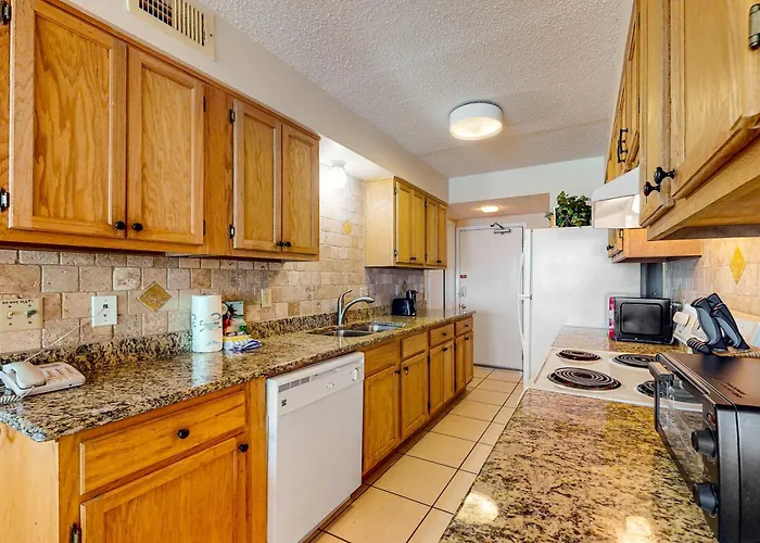 Gulf-front W Amazing View Balcony Ac & Shared Pools Hot Tubs Gym Holiday home