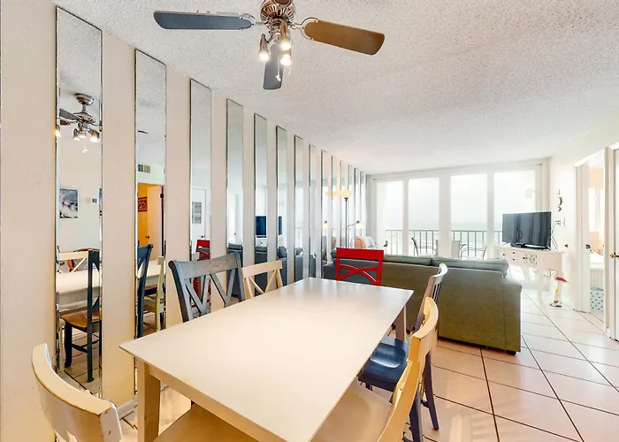 Gulf-front W Amazing View Balcony Ac & Shared Pools Hot Tubs Gym Holiday home *